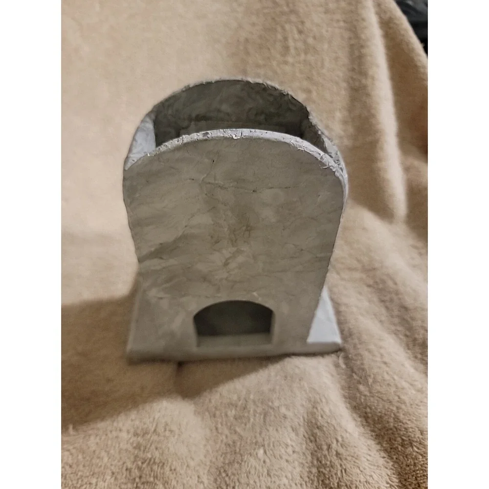 The Unbranded Brand tombstone clay